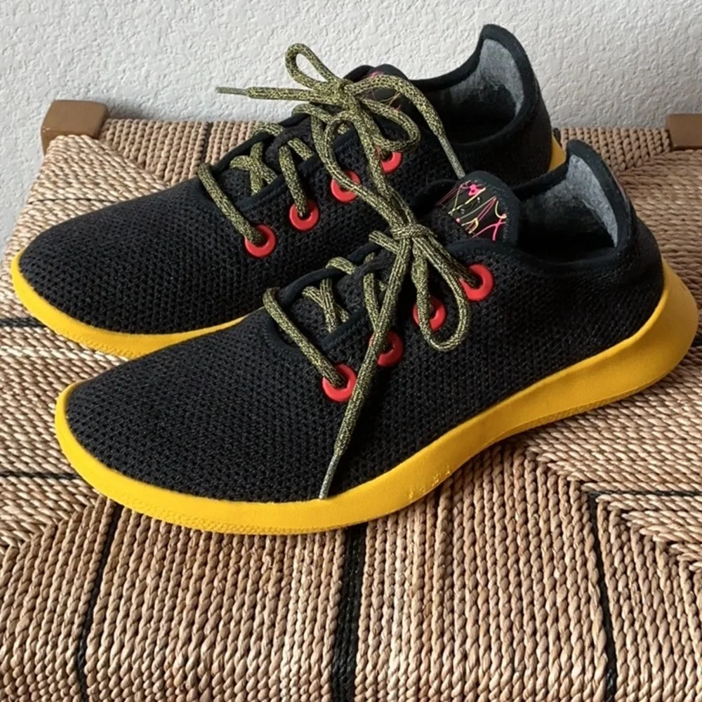 Allbirds Tree Runner - Limited Edition Black & Yellow - Picture 1 of 5